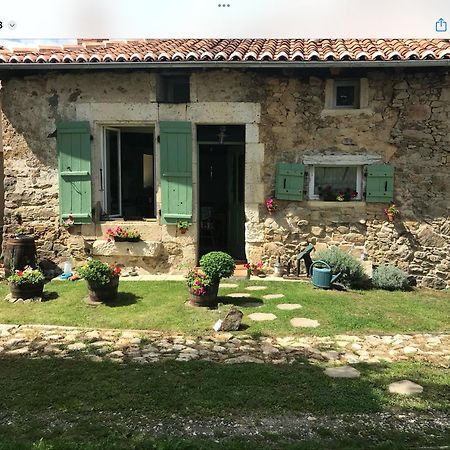 Le Petit Grange Bed & Breakfast Le Lindois Eksteriør bilde