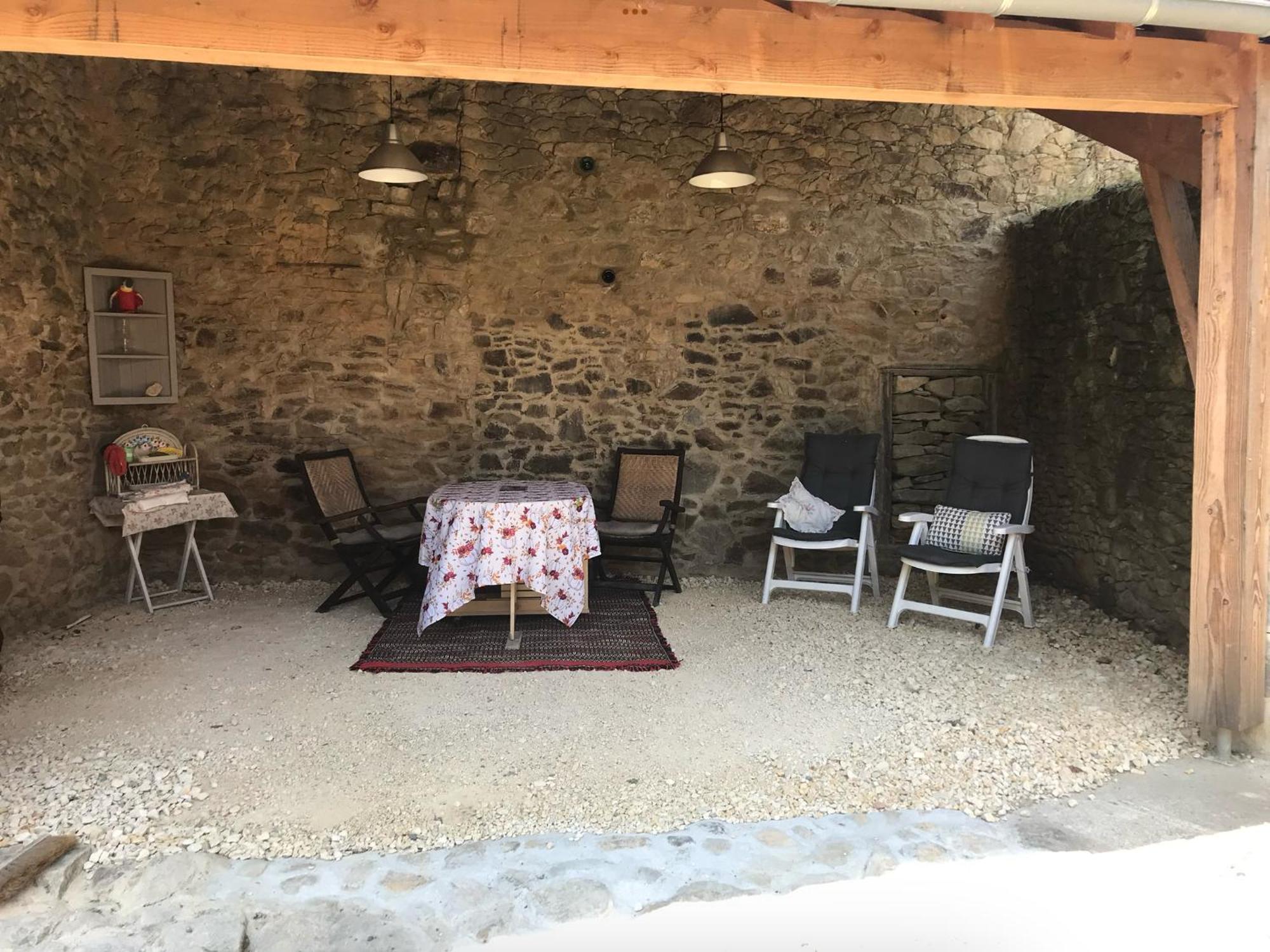 Le Petit Grange Bed & Breakfast Le Lindois Eksteriør bilde